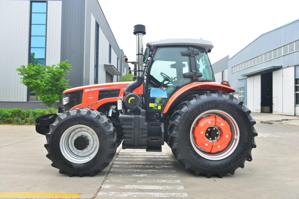 FMD 2104 tractor from China. At FMD we manufacture, customize and export cheap Chinese tractors world wide. Preimium quality. Visit our factory in China!