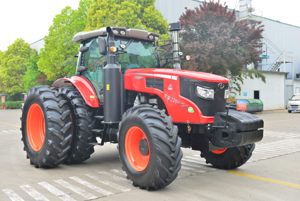 FMD top quality affordable Chinese tractors. We export tractors from China at cheap prices worldwide. See our FS2204 tractor outdoors at our factory. FMD top China tractor OEM